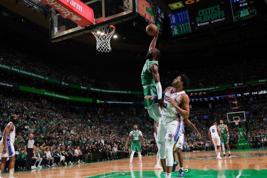 九游电脑版下载-塔图姆击败老对手马龙，晋级之路一路高歌！