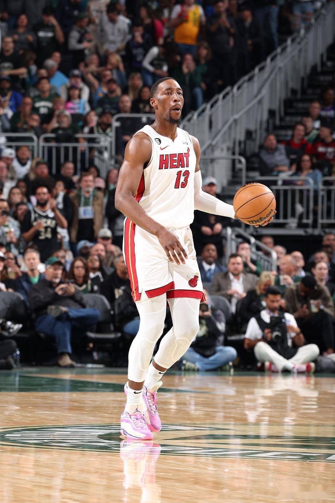 九游PC版-热火球星三分绝杀，全场观众热烈欢呼，准备组织一直那个时候最大.的简单介绍